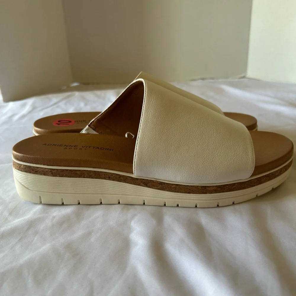 Adrienne Vittadini Sport Cream Platform Slide Sandals Size 10